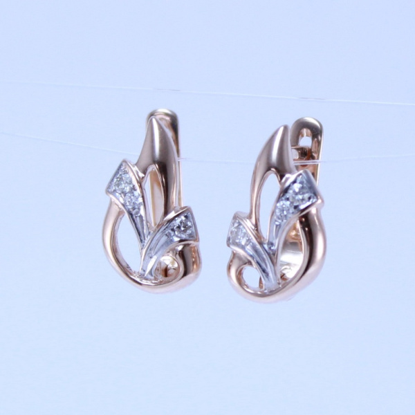 Серьги из красного золота с бриллиантами